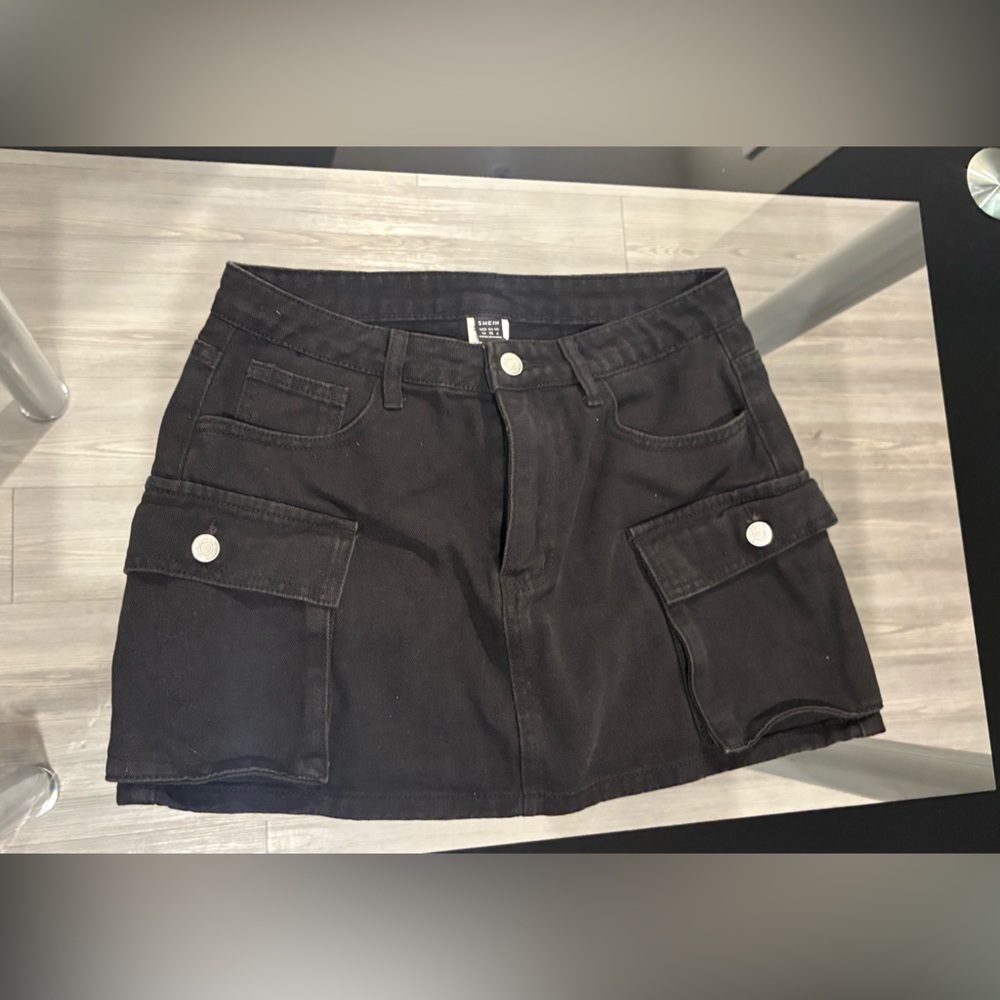 SHEIN Black Cargo Mini Skirt